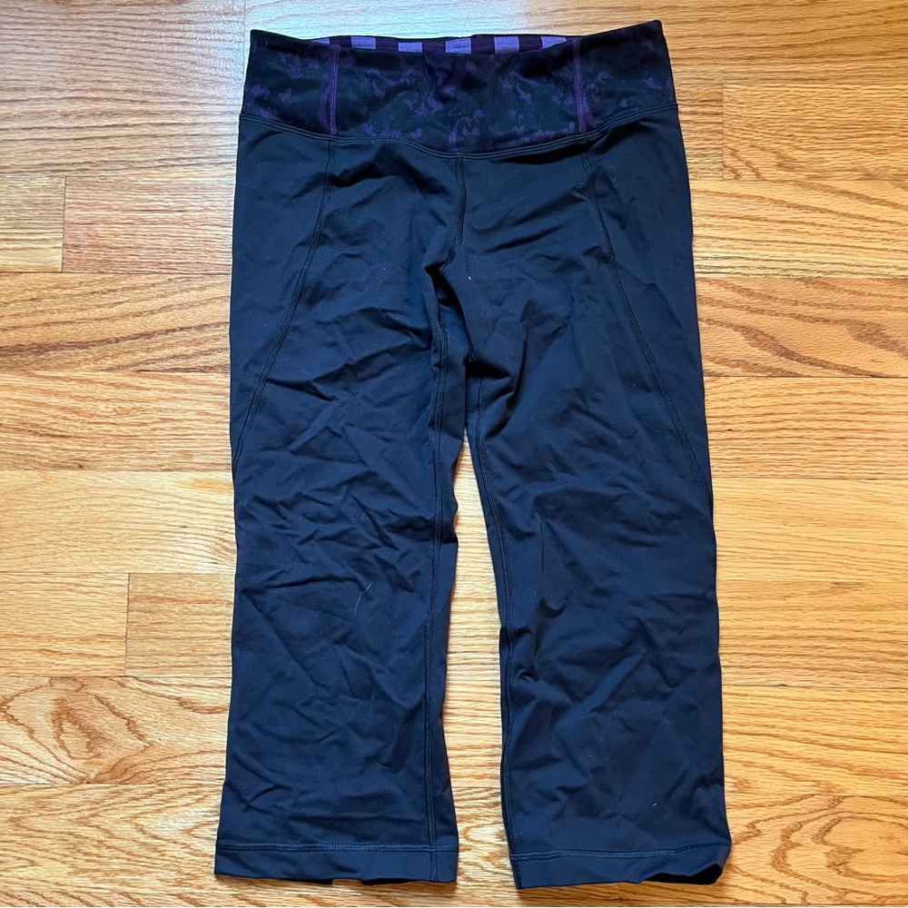 Lululemon black with purple detail cropped yoga pants size 6